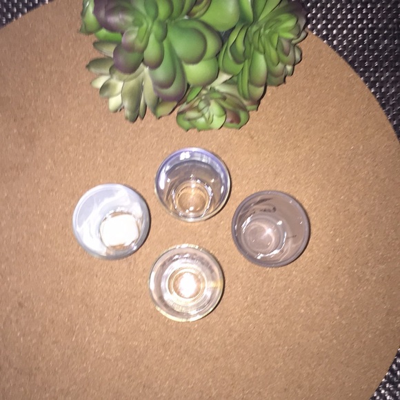 Set 4 shot Glasses size 2”2.5” - Picture 3 of 8